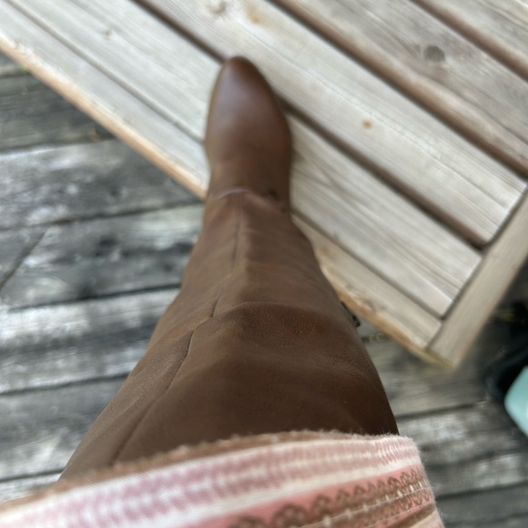 Fergalicios by Fergie, beautiful pair of boots, stretch provided top, EUC, brown - Picture 10 of 11